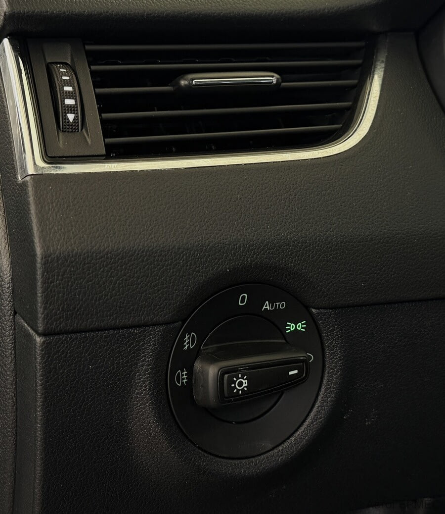 Фото SKODA Octavia III Рестайлинг с пробегом | №9