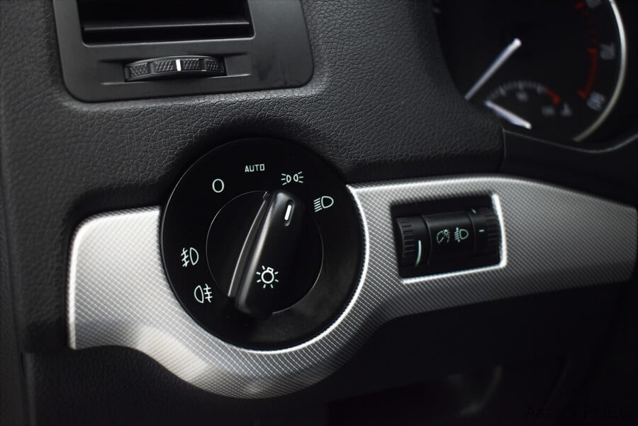 Фото SKODA Octavia II Рестайлинг с пробегом | №8 Фото SKODA Octavia II Рестайлинг с пробегом | №8