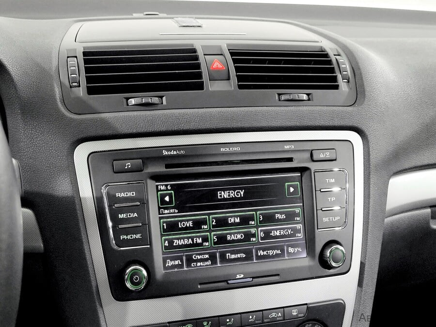 Фото SKODA Octavia II Рестайлинг с пробегом | №7 Фото SKODA Octavia II Рестайлинг с пробегом | №7