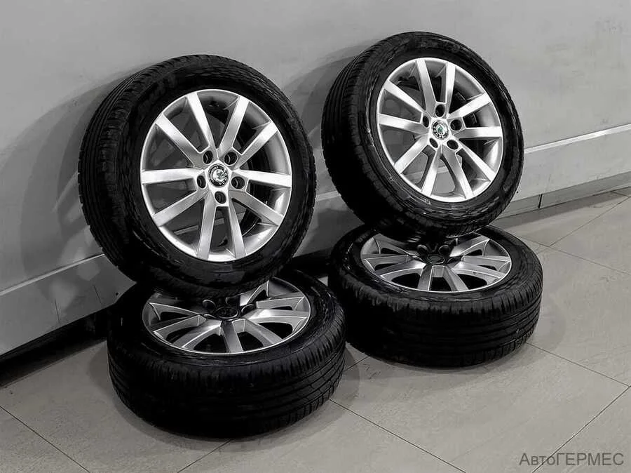 Фото SKODA Octavia II Рестайлинг с пробегом | №16 Фото SKODA Octavia II Рестайлинг с пробегом | №16