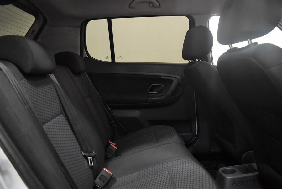 Фото SKODA Fabia II Рестайлинг с пробегом | №14 Фото SKODA Fabia II Рестайлинг с пробегом | №14