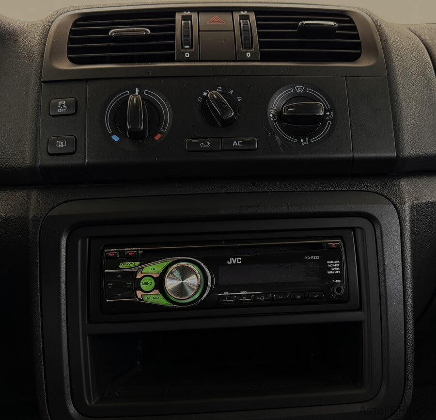 Фото SKODA Fabia II Рестайлинг с пробегом | №7 Фото SKODA Fabia II Рестайлинг с пробегом | №7