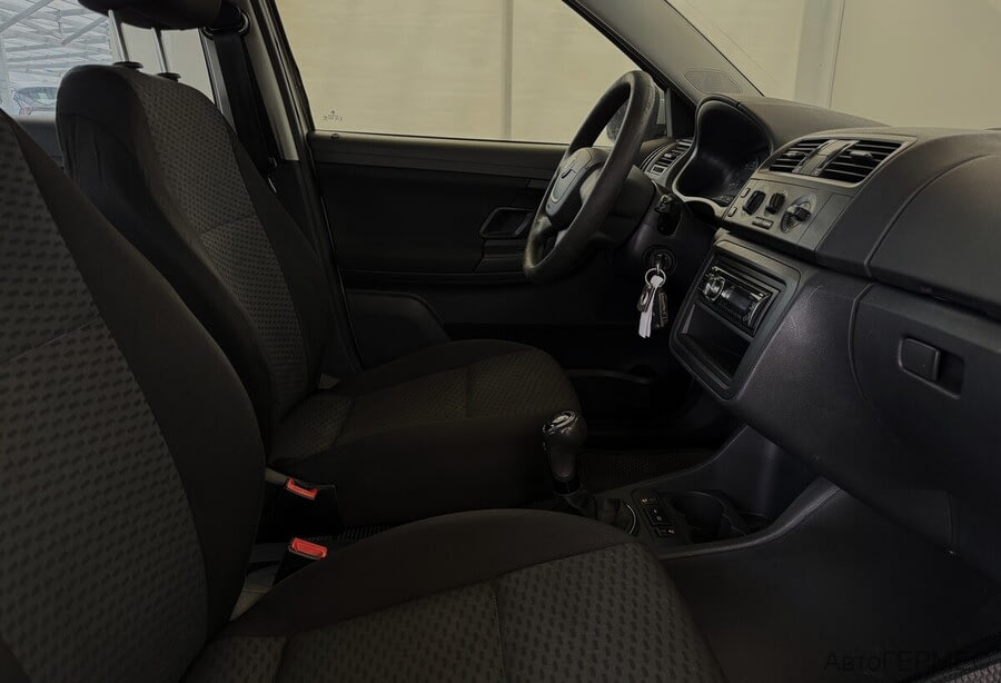 Фото SKODA Fabia II Рестайлинг с пробегом | №11 Фото SKODA Fabia II Рестайлинг с пробегом | №11