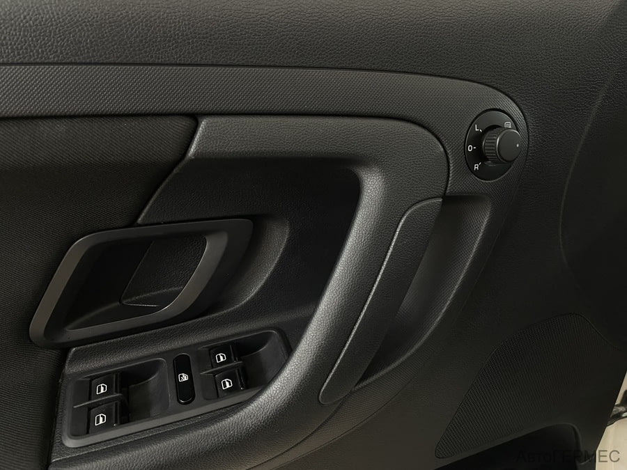 Фото SKODA Fabia II Рестайлинг с пробегом | №8 Фото SKODA Fabia II Рестайлинг с пробегом | №8