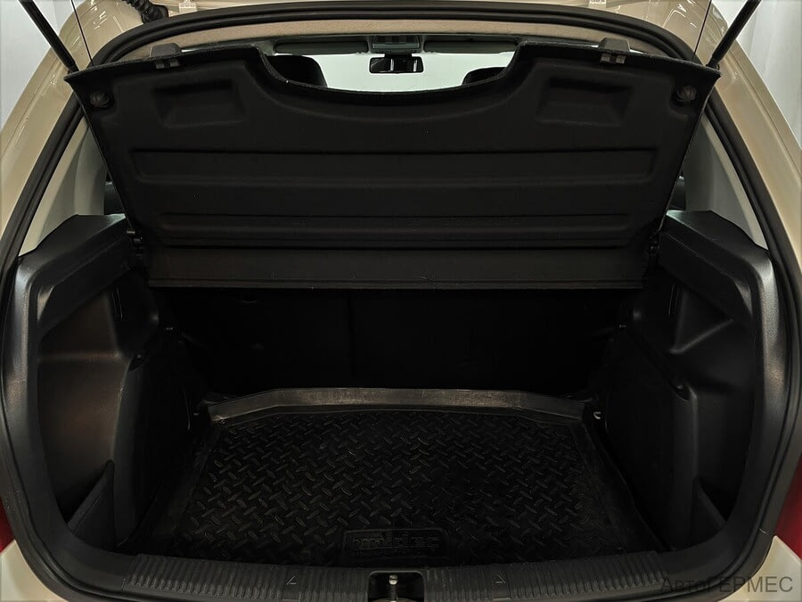 Фото SKODA Fabia II Рестайлинг с пробегом | №11 Фото SKODA Fabia II Рестайлинг с пробегом | №11