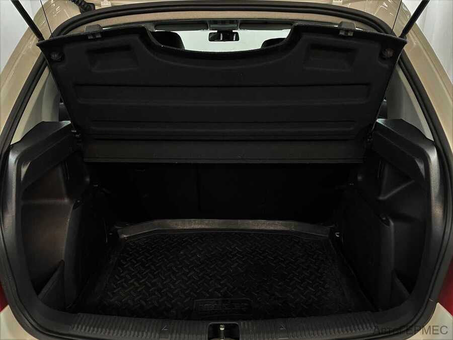 Фото SKODA Fabia II Рестайлинг с пробегом | №11 Фото SKODA Fabia II Рестайлинг с пробегом | №11