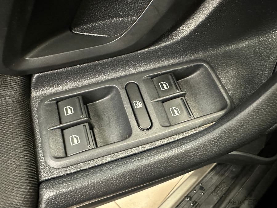 Фото SKODA Fabia II Рестайлинг с пробегом | №9