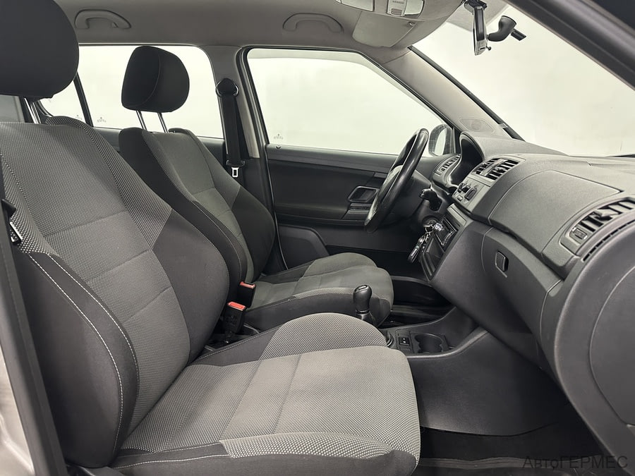 Фото SKODA Fabia II Рестайлинг с пробегом | №11