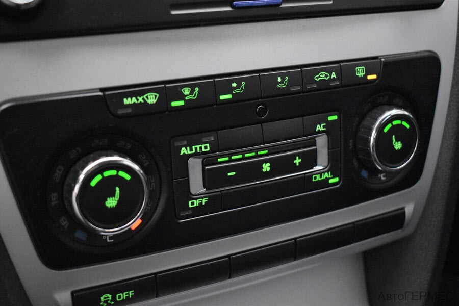 Фото SKODA Octavia II Рестайлинг с пробегом | №8