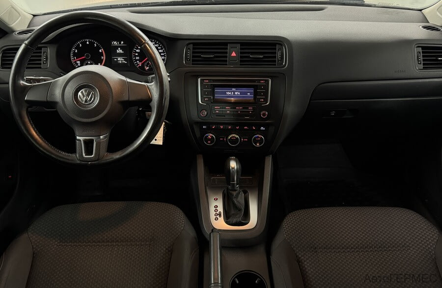Фото Volkswagen Jetta VI с пробегом | №5