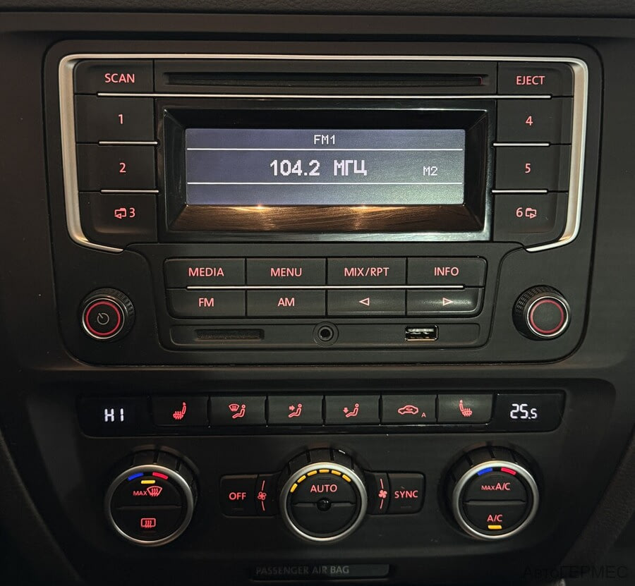 Фото Volkswagen Jetta VI с пробегом | №7