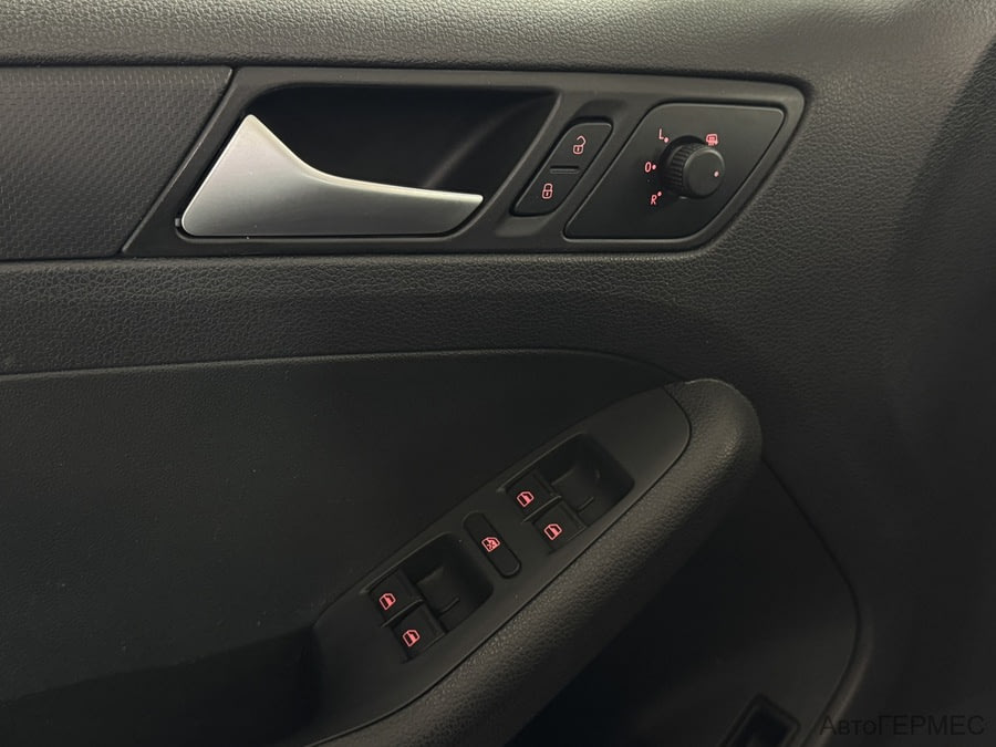 Фото Volkswagen Jetta VI с пробегом | №9