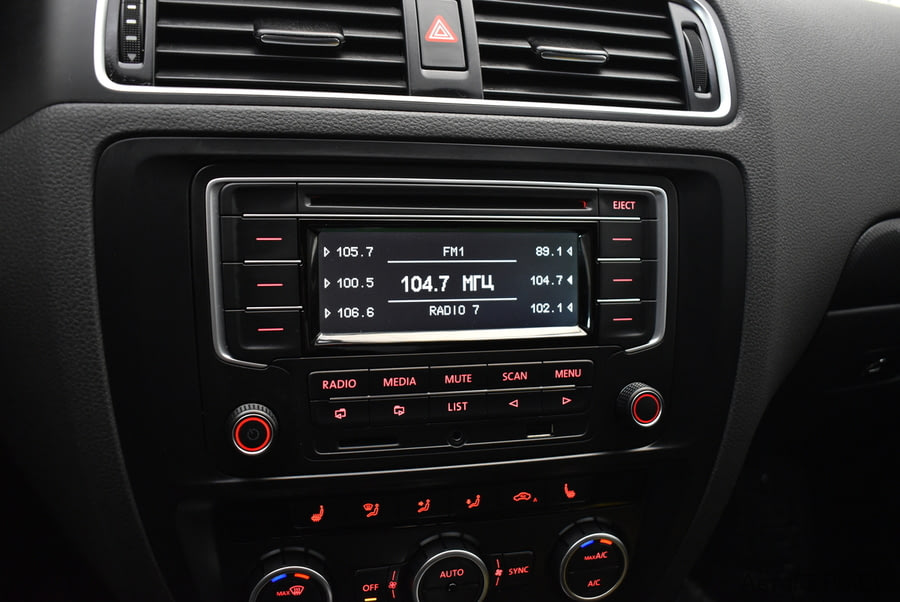 Фото Volkswagen Jetta VI с пробегом | №7 Фото Volkswagen Jetta VI с пробегом | №7