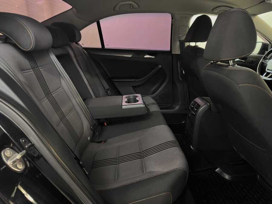 Фото Volkswagen Jetta VI Рестайлинг с пробегом | №10 Фото Volkswagen Jetta VI Рестайлинг с пробегом | №10