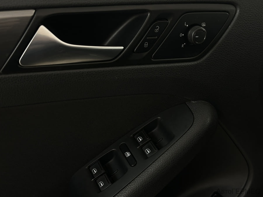 Фото Volkswagen Jetta VI Рестайлинг с пробегом | №8 Фото Volkswagen Jetta VI Рестайлинг с пробегом | №8