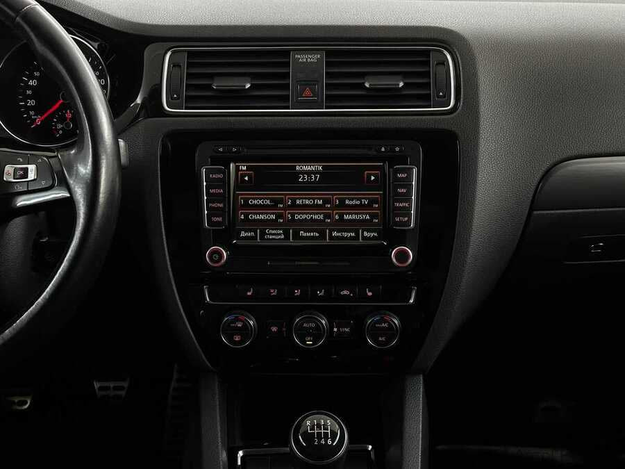 Фото Volkswagen Jetta VI Рестайлинг с пробегом | №7 Фото Volkswagen Jetta VI Рестайлинг с пробегом | №7