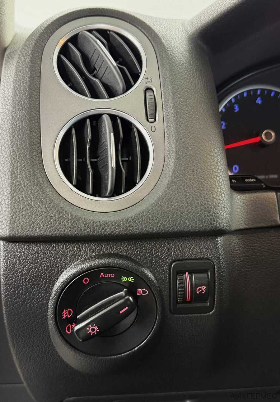 Фото Volkswagen Tiguan I с пробегом | №8