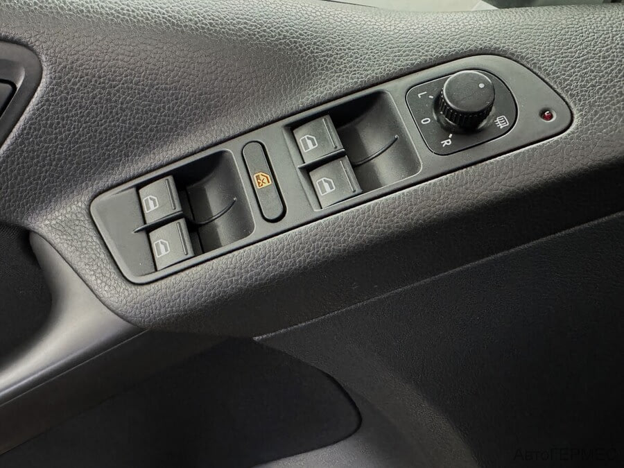 Фото Volkswagen Tiguan I Рестайлинг с пробегом | №9