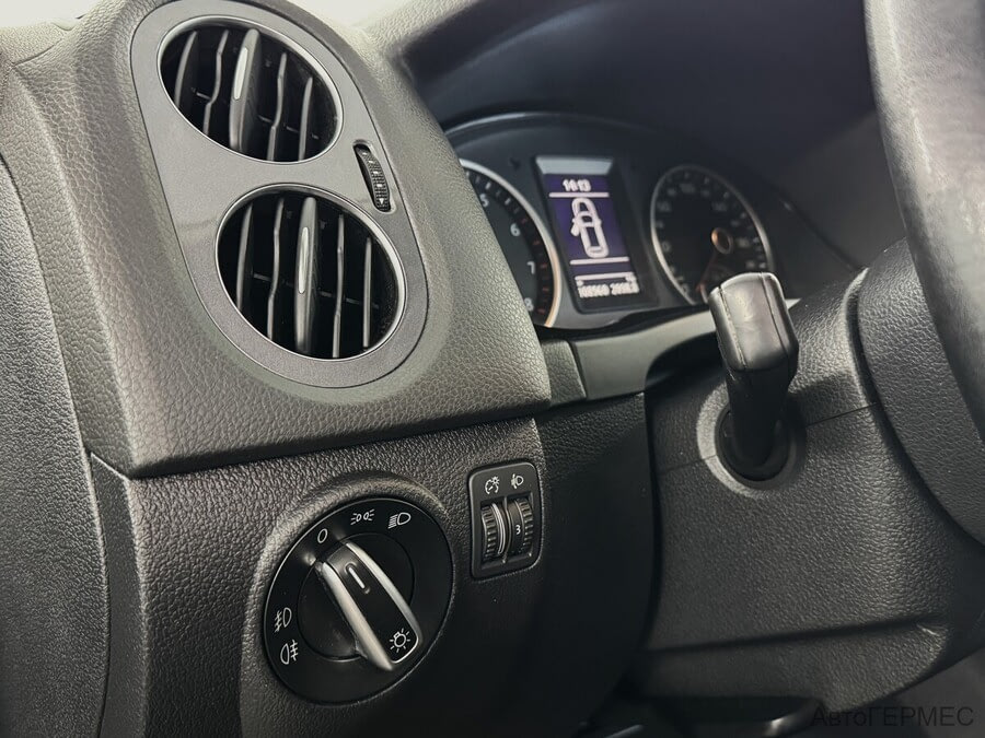 Фото Volkswagen Tiguan I Рестайлинг с пробегом | №8