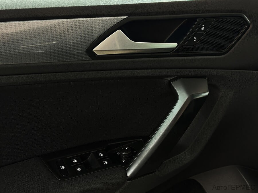 Фото Volkswagen Tiguan II Рестайлинг с пробегом | №9