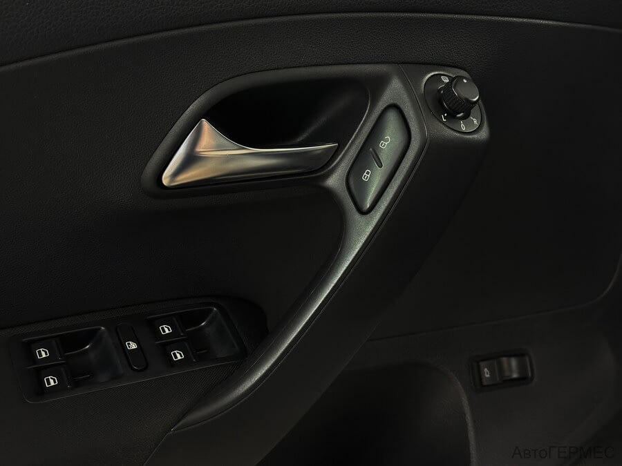 Фото Volkswagen Polo V с пробегом | №8