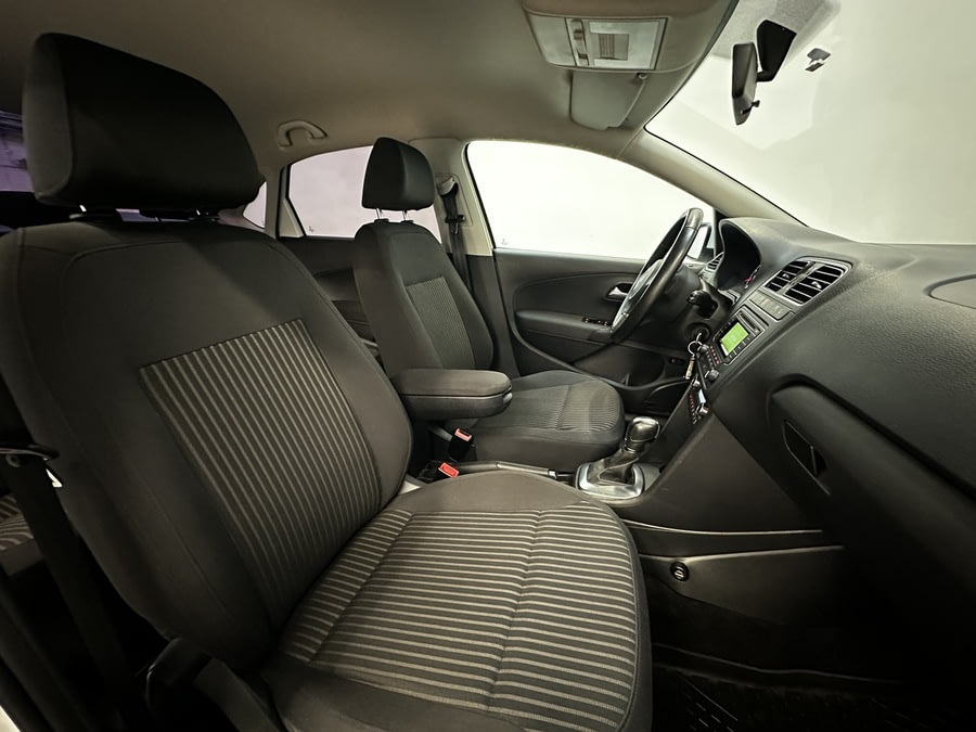 Фото Volkswagen Polo V с пробегом | №13 Фото Volkswagen Polo V с пробегом | №13