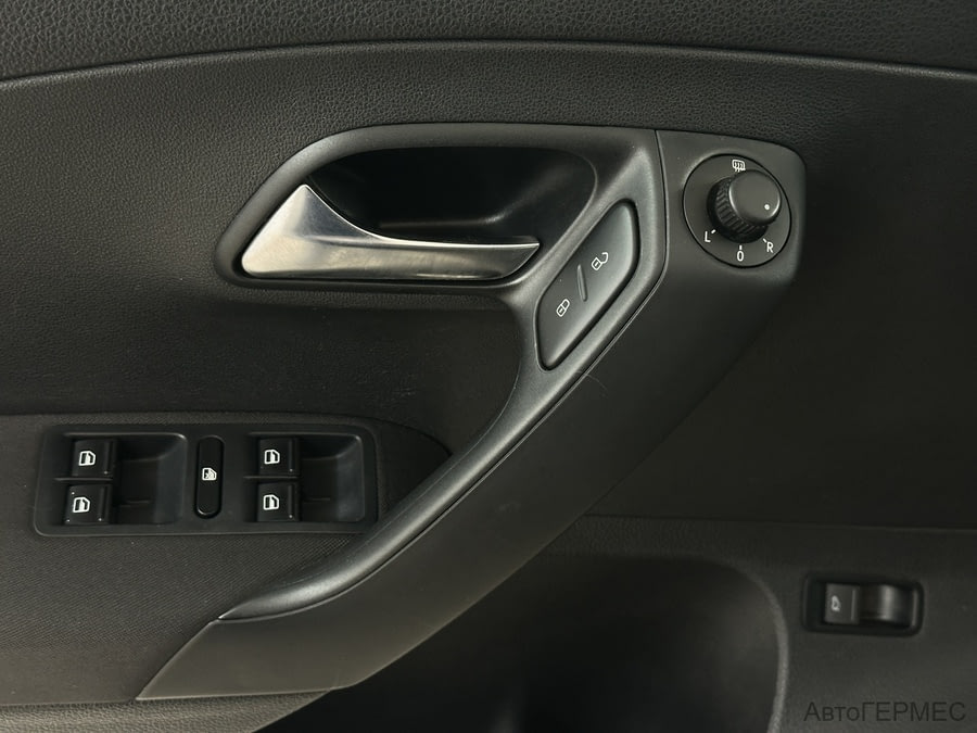 Фото Volkswagen Polo V с пробегом | №9