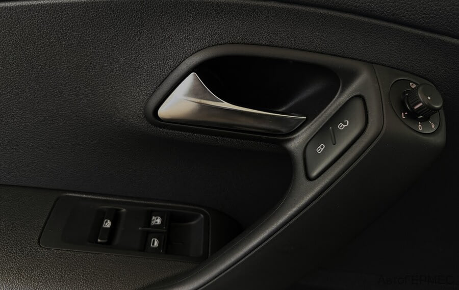 Фото Volkswagen Polo V с пробегом | №9 Фото Volkswagen Polo V с пробегом | №9