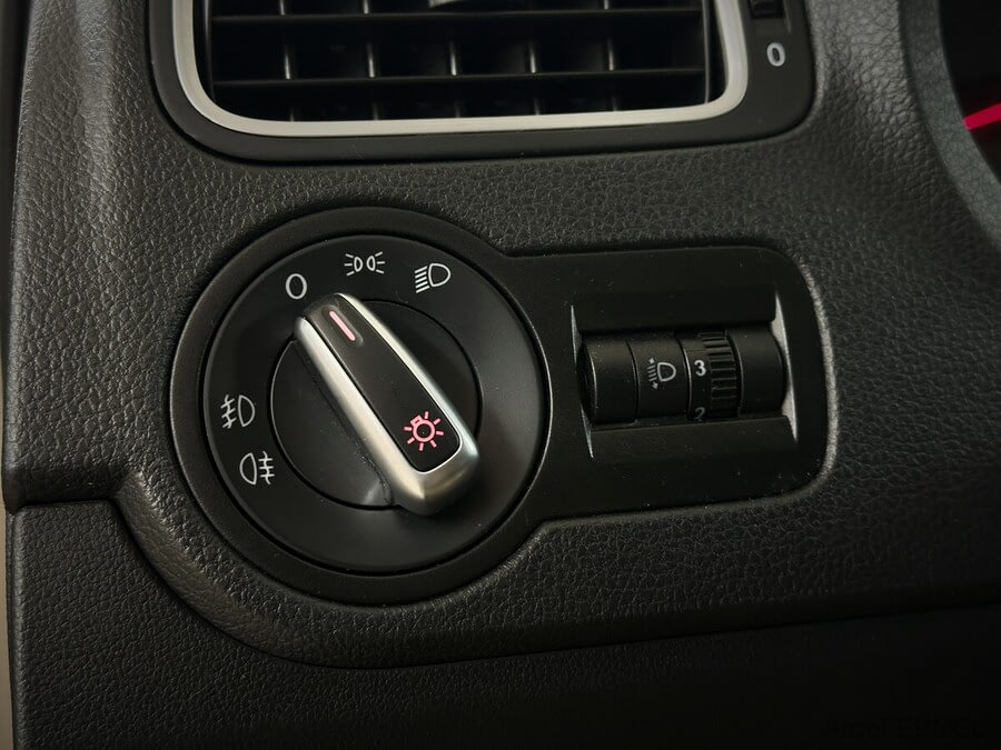 Фото Volkswagen Polo V Рестайлинг с пробегом | №10