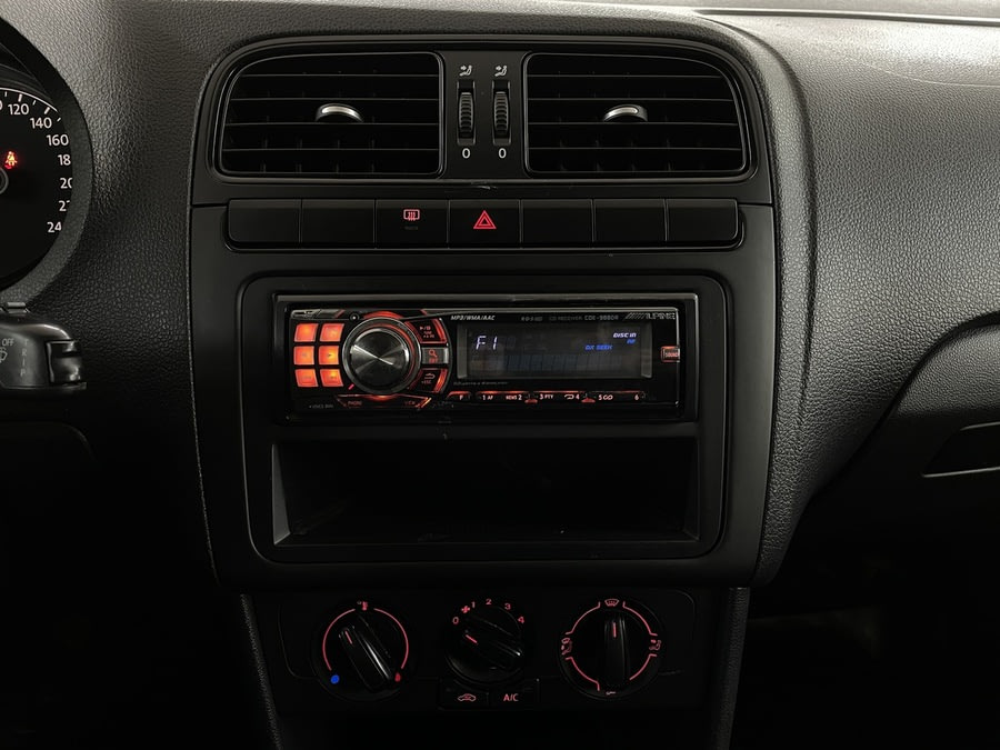 Фото Volkswagen Polo V Рестайлинг с пробегом | №7