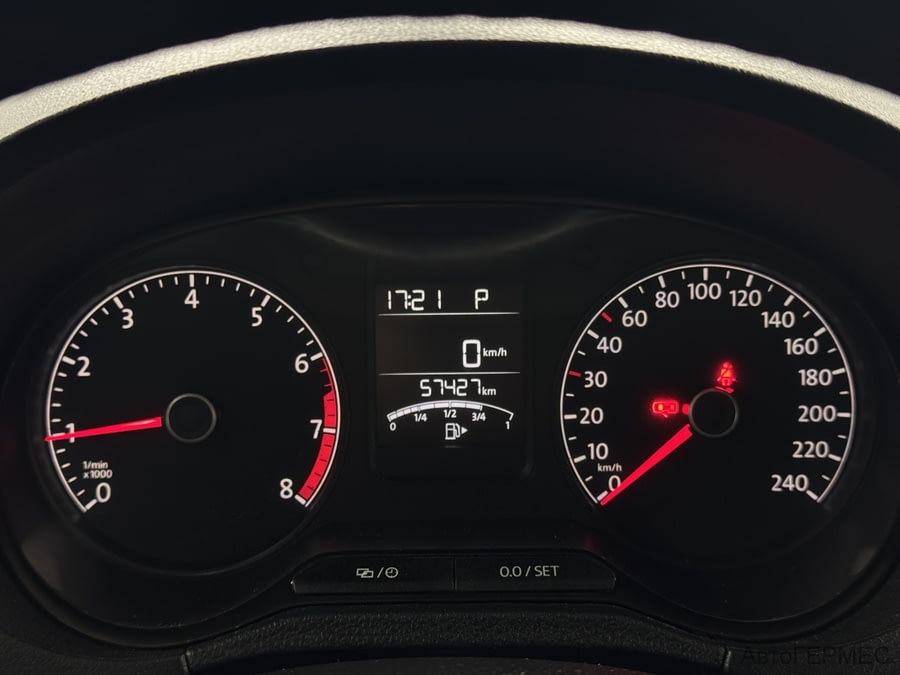 Фото Volkswagen Polo V Рестайлинг с пробегом | №6 Фото Volkswagen Polo V Рестайлинг с пробегом | №6