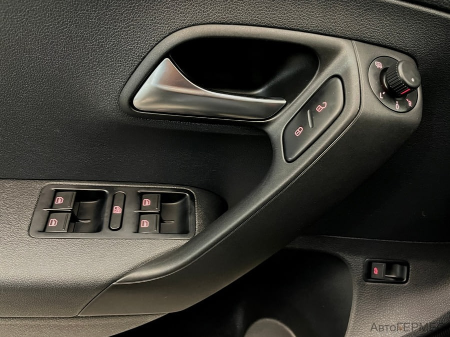 Фото Volkswagen Polo V Рестайлинг с пробегом | №8 Фото Volkswagen Polo V Рестайлинг с пробегом | №8