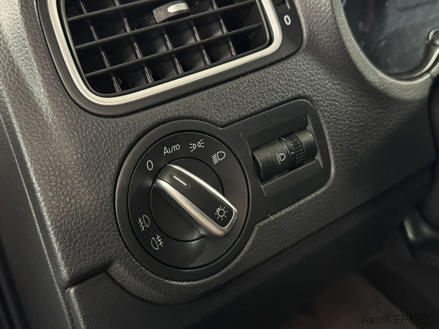 Фото Volkswagen Polo V Рестайлинг с пробегом | №7