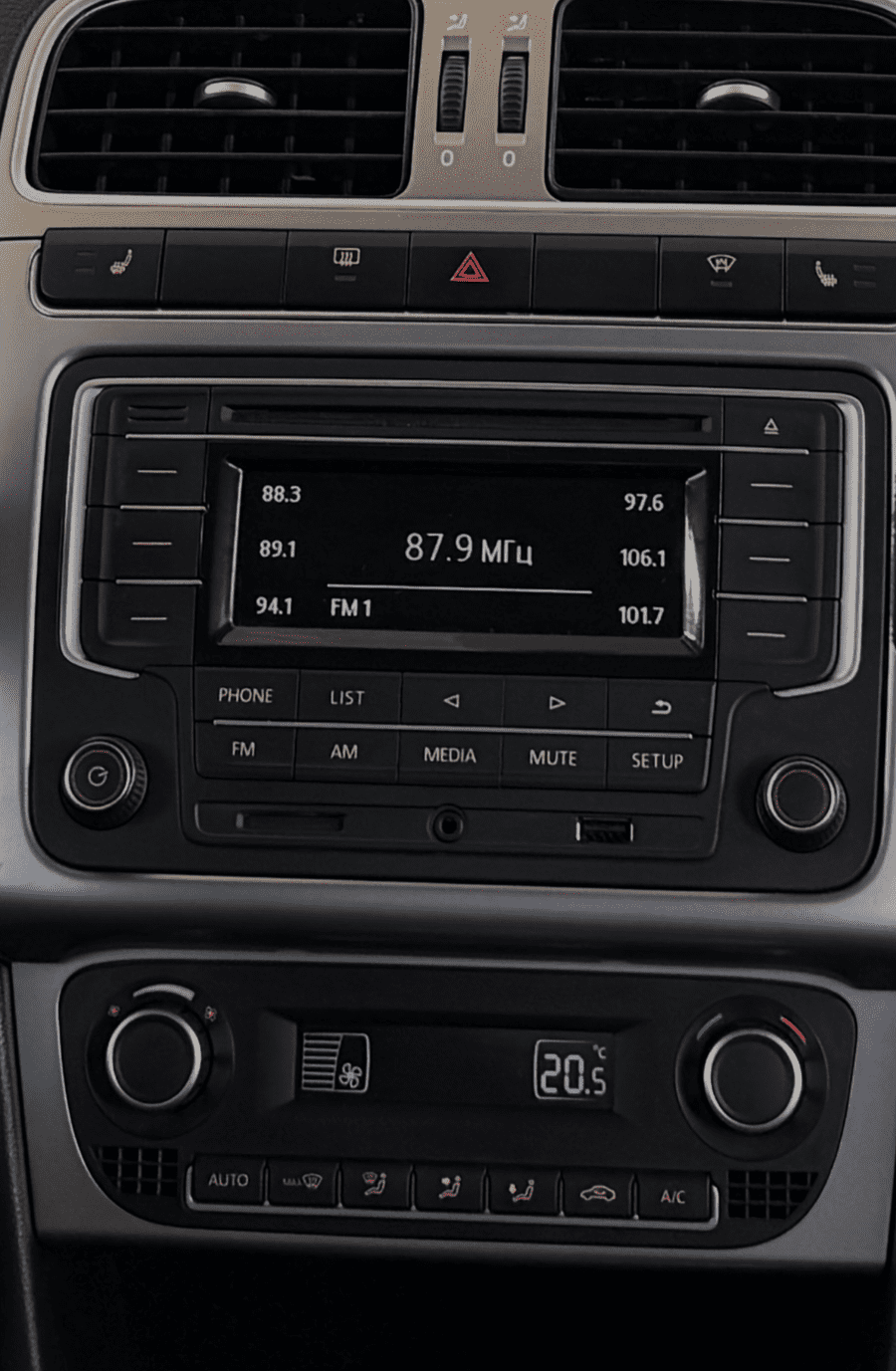 Фото Volkswagen Polo V Рестайлинг с пробегом | №7