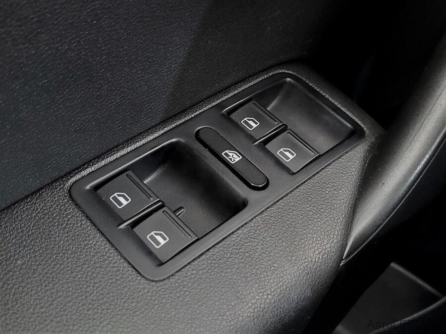 Фото Volkswagen Polo V Рестайлинг с пробегом | №9 Фото Volkswagen Polo V Рестайлинг с пробегом | №9