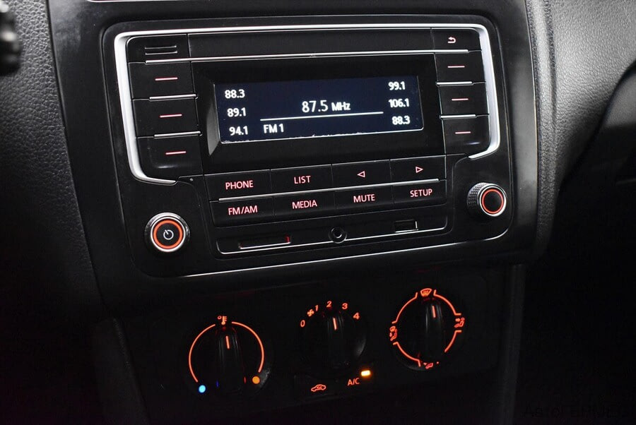 Фото Volkswagen Polo V Рестайлинг с пробегом | №7