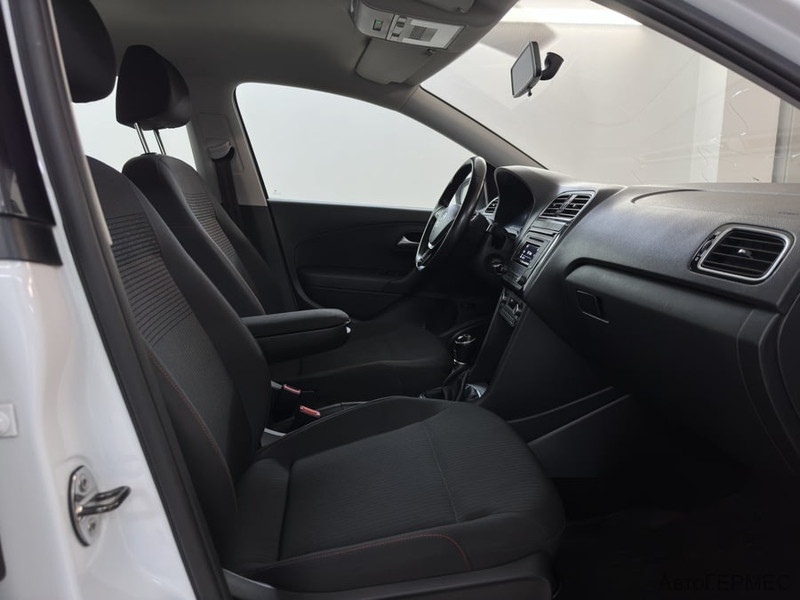 Фото Volkswagen Polo V Рестайлинг с пробегом | №9