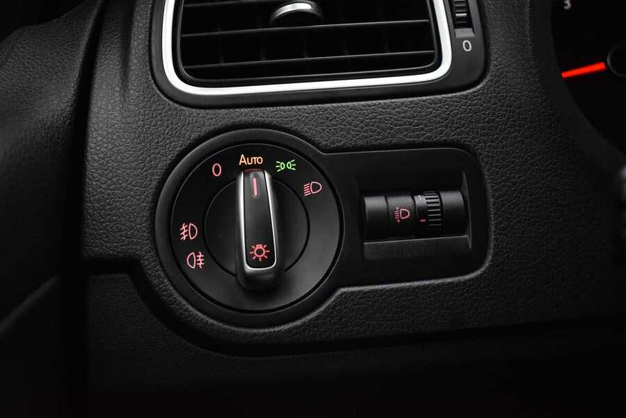 Фото Volkswagen Polo V Рестайлинг с пробегом | №10