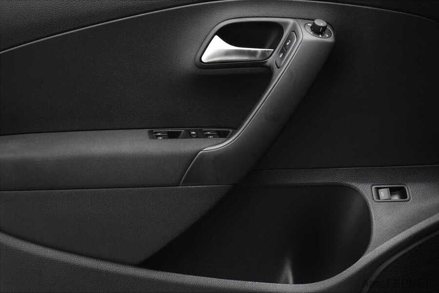 Фото Volkswagen Polo V Рестайлинг с пробегом | №11