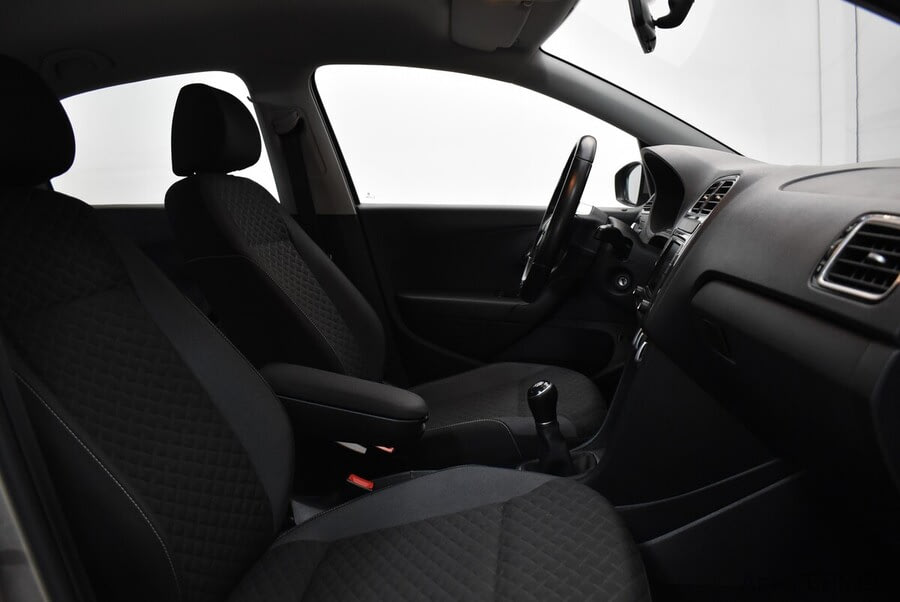 Фото Volkswagen Polo V Рестайлинг с пробегом | №11 Фото Volkswagen Polo V Рестайлинг с пробегом | №11