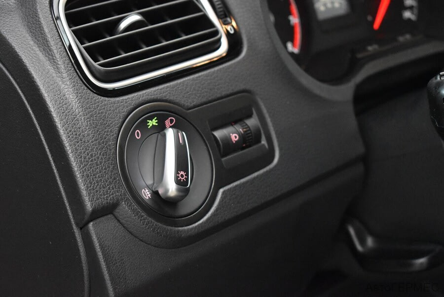 Фото Volkswagen Polo V Рестайлинг с пробегом | №9 Фото Volkswagen Polo V Рестайлинг с пробегом | №9