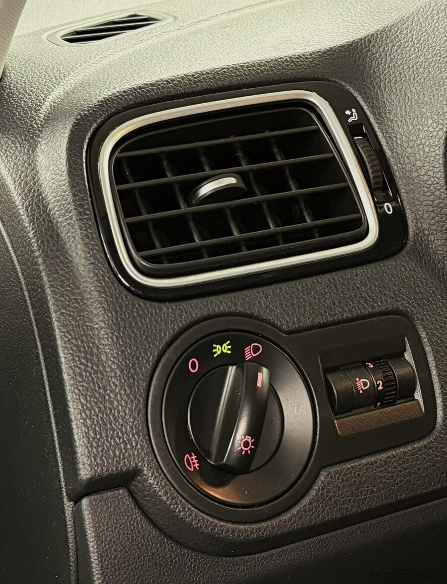 Фото Volkswagen Polo V Рестайлинг с пробегом | №9