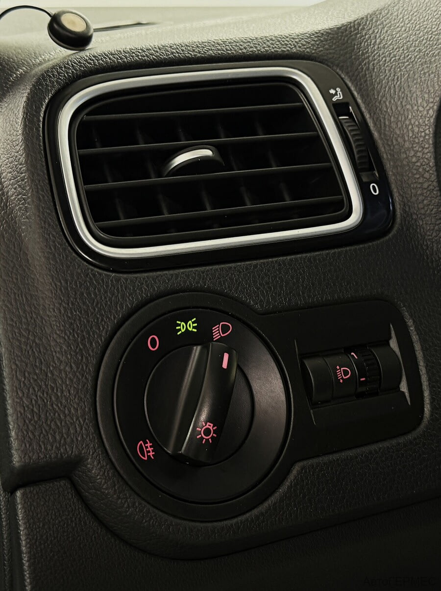 Фото Volkswagen Polo V Рестайлинг с пробегом | №9 Фото Volkswagen Polo V Рестайлинг с пробегом | №9