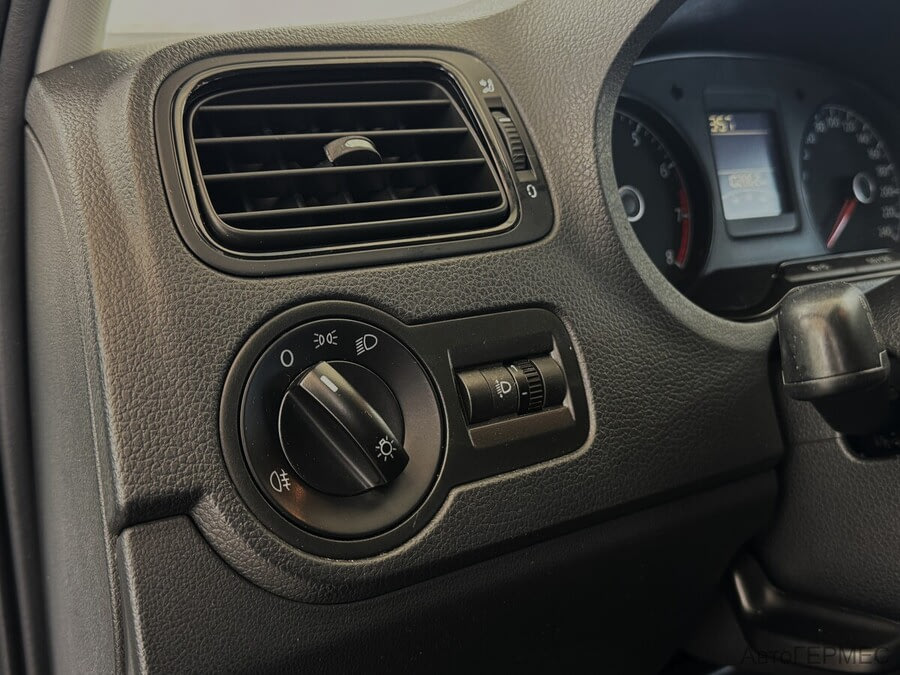 Фото Volkswagen Polo V Рестайлинг с пробегом | №8