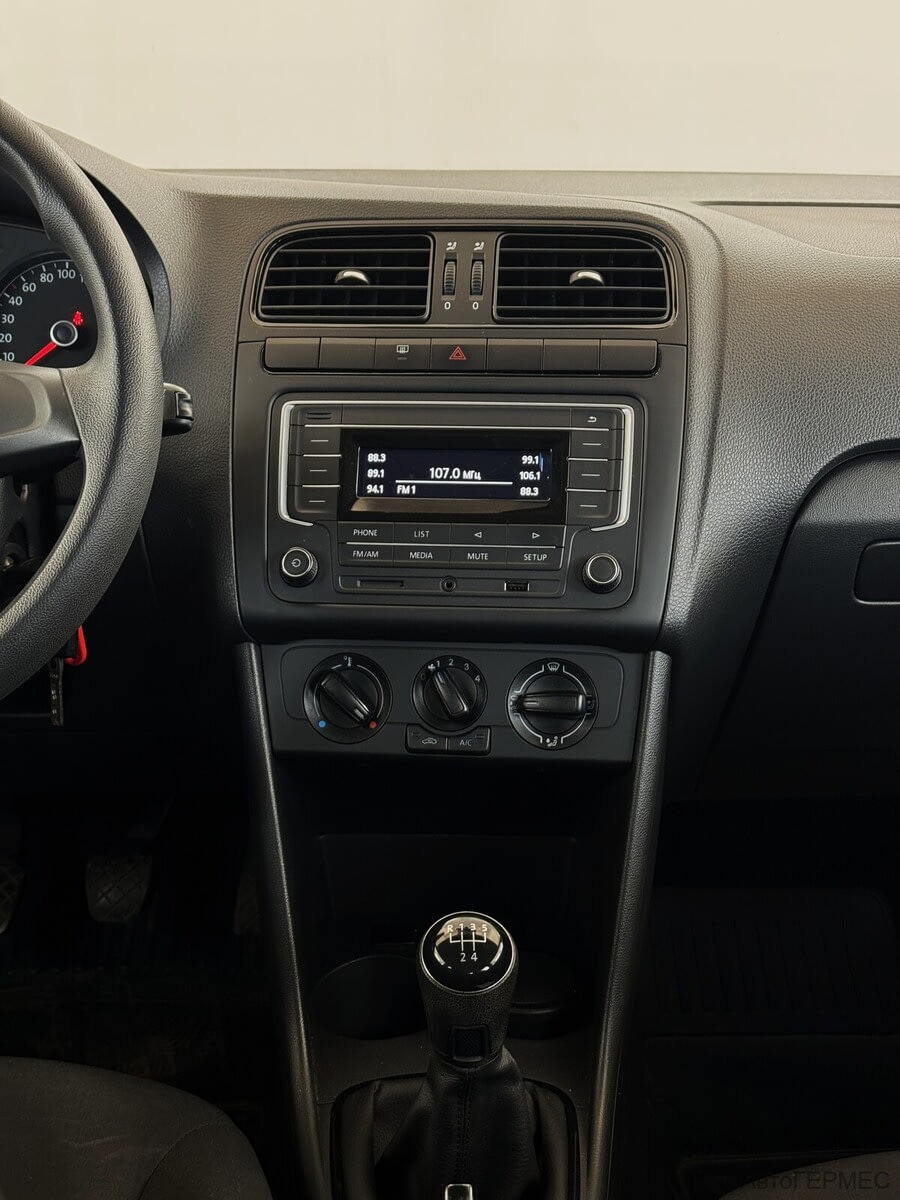 Фото Volkswagen Polo V Рестайлинг с пробегом | №7