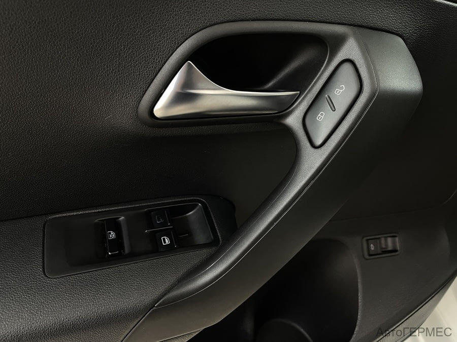 Фото Volkswagen Polo V Рестайлинг с пробегом | №8