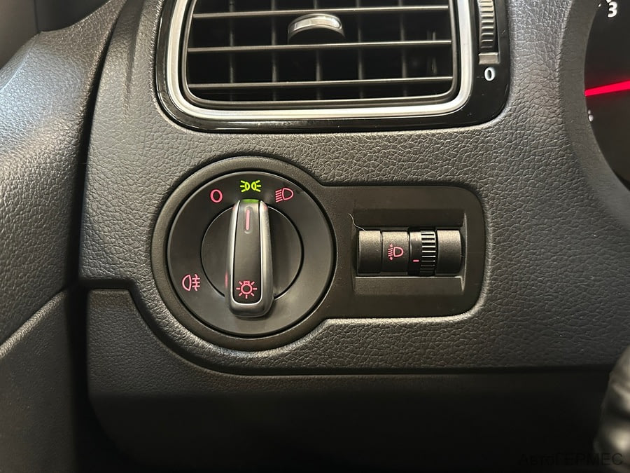 Фото Volkswagen Polo V Рестайлинг с пробегом | №9