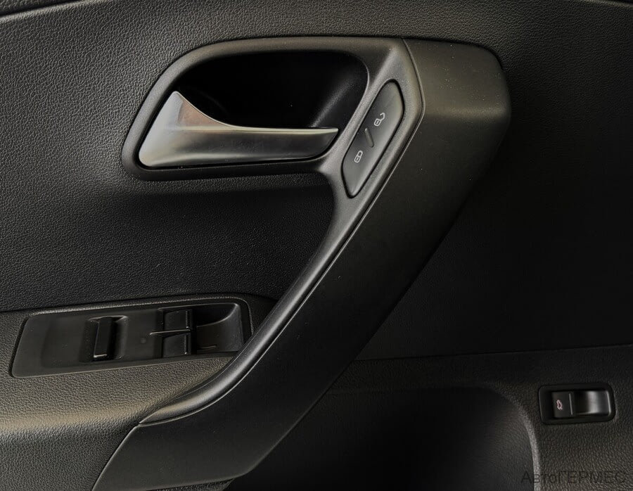 Фото Volkswagen Polo V Рестайлинг с пробегом | №9 Фото Volkswagen Polo V Рестайлинг с пробегом | №9