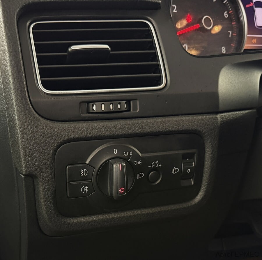 Фото Volkswagen Touareg II с пробегом | №9