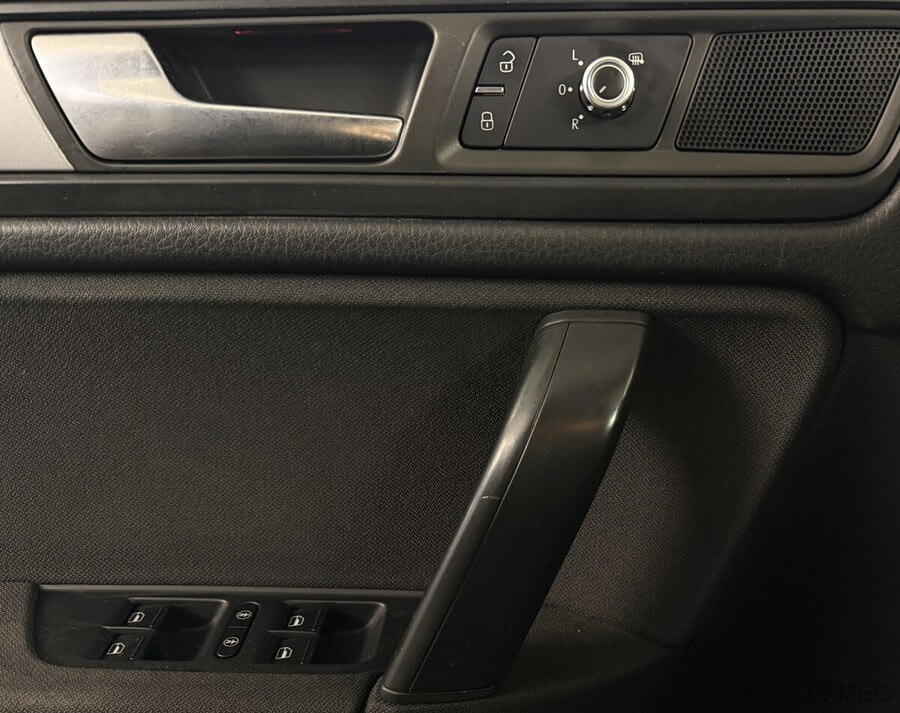 Фото Volkswagen Touareg II с пробегом | №10